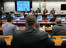 Comissão na Câmara pode votar amanhã relatório que privatiza o saneamento