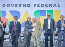 A sindicalistas das Américas, Lula fala em união continental e pacto por democracia