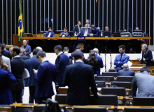 Câmara aprova retirar direitos trabalhistas em casos de estado de emergência