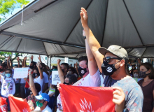 Mesmo com acordo pelo fim da greve, Justiça de SC tenta criminalizar sindicato