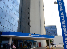 Justiça condena INSS a pagar auxílio-doença à trabalhadora que esperou por perícia