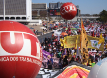 DF: esperança e luta dão o tom do ato em defesa da educação e contra a reforma