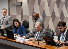 CCJ do Senado aprova PEC Paralela. Texto segue para votação no Plenário