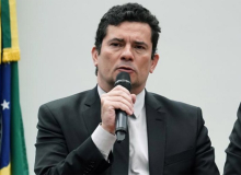 Moro não responde 'cadê o Queiroz?' porque pergunta 'ofende o governo'