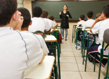 Cortes de R$ 1,6 bi no Orçamento e não regulamentação do Fundeb ameaçam educação