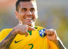 Daniel Alves, jogador bolsonarista, é preso por acusação de abuso sexual na Espanha