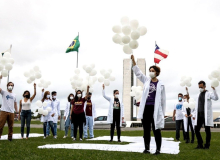Brasil pede “fora, Bolsonaro” e vacina para todos no Dia Mundial da Saúde