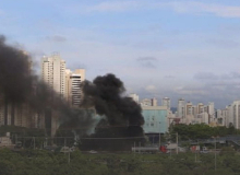 Motoristas de aplicativo bloqueiam trecho da BR-153 contra alta da gasolina