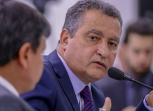 Governadores do Nordeste negociam 50 milhões de doses da vacina russa