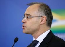 Ministro da Justiça pode ser investigado pelo STF por dossiê clandestino