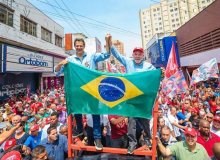 Lula rebate Bolsonaro: Nordestino não vota em monstro. Vá pegar votos dos milicianos