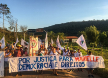 Atingidos paralisam rodovia em Mariana (MG) nos quatro anos do crime do Rio Doce