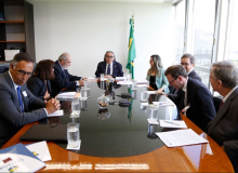 TST nega proposta de patrões para implementação do piso da enfermagem