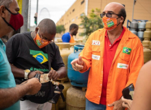 Diretor do Sindipetro-NF demitido por levar comida a necessitados em Itaguaí