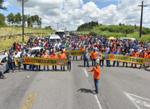 “Vai ter luta”, afirmam petroleiros em protesto contra a venda da Rlam, na Bahia