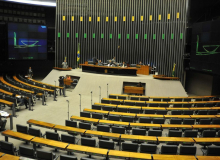 Aprovado texto-base de projeto que revoga Lei de Segurança Nacional