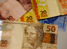 Salário mínimo sem aumento real traz efeitos negativos para economia, aponta Dieese