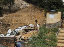 Aumenta para 232 número de mortos na tragédia de Petrópolis