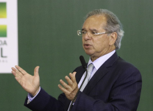 Guedes promete trazer de fora empresas de setores que ajudou a destruir no Brasil