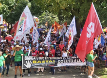 Atos de rua reivindicam reconstrução dos direitos trabalhistas neste  1º de Maio