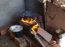 Acidentes aumentam após população abandonar gás de cozinha