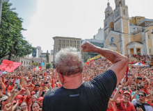 “Por vocês valeu a pena nascer e por vocês valerá a pena morrer”, diz Lula