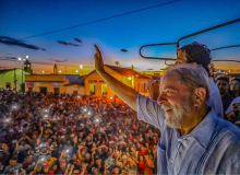 O fenômeno Lula: mesmo preso e perseguido, é o favorito dos brasileiros