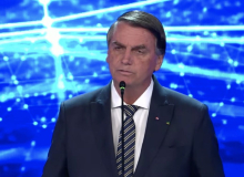 Bolsonaro mente sobre aumentar salário dos professores e alfabetização infantil