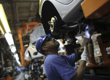 Fim da Ford: Para economistas e sindicalistas falta ao país uma política industrial