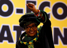 Morre a ativista Winnie Mandela, símbolo da luta contra o apartheid