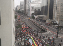 Multidão ocupa Avenida Paulista em solidariedade ao povo boliviano