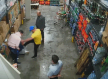 Polícia indicia sete pessoas por tortura e extorsão em supermercado de Canoas (RS)