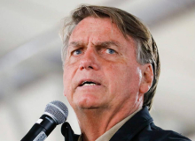 Bolsonaro volta ao trabalho, após PSOL denunciar abandono de emprego