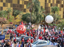 Ato em Brasília pressiona deputados para barrarem a reforma Administrativa