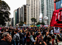 Brasileiros ocupam as ruas de 200 cidades em defesa da aposentadoria e educação