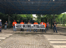 Caminhoneiros declaram apoio total à greve dos petroleiros e anunciam paralisação