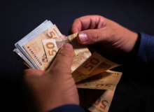 Rendimento do brasileiro cresceu 7% em 2022, mas desigualdade social segue em alta