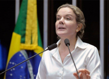Gleisi acusa Lava Jato de corrupção, formação de quadrilha e mais dois crimes