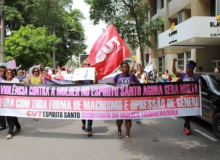 Lugar de mulher é onde ela quiser, dizem capixabas