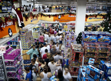 Mais de 31% das vagas abertas no comércio varejista são de trabalho intermitente