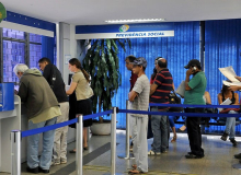 Governo corta auxílios e aposentadorias por invalidez e não divulga critérios