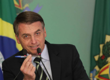 Por votos no Congresso, Bolsonaro barganha com centrão e oferece cargos nas estatais