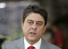 Tribunal reconhece erro da juíza Lebbos e admite Damous como advogado de Lula