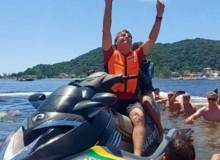 Redes reagem a Bolsonaro: ‘Vagabundo da República’ e ‘Bandido é você, Jair’