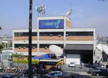 Restaurante da RedeTV! serve comida com larvas e baratas para seus trabalhadores