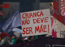 Médico critica as barreiras que vítimas de estupro enfrentam para o aborto legal