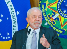 Governo Lula anunciou um benefício a cada 8 dias para a população mais pobre do país