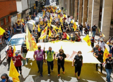 Professores tomam as ruas de Porto Alegre por reposição e ressarcimento dos gastos