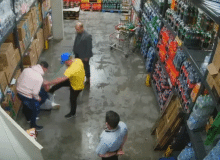 Gerente e segurança de supermercado do RS torturam suspeitos de furtar carne