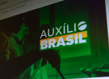 61% dos brasileiros dizem que aumento no Auxílio-Brasil e vale-gás é eleitoreiro